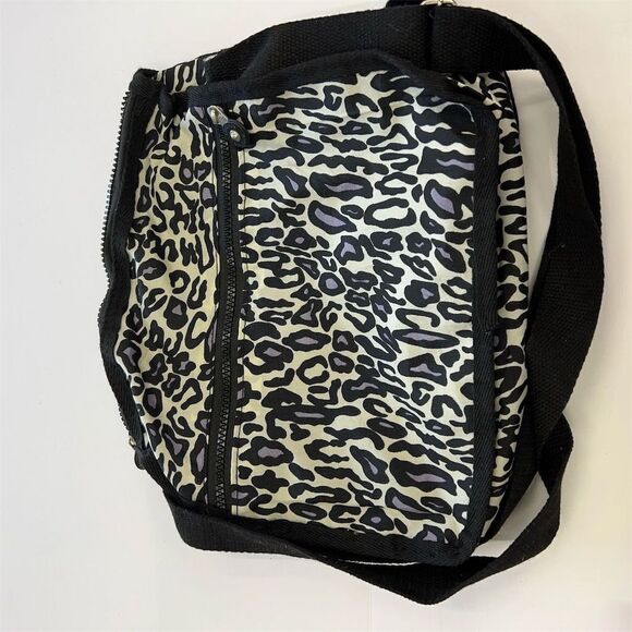 Kipling Leopard Print Nylon Expandable Messenger Crossbody Bag Unisex Travel - Picture 3 of 8